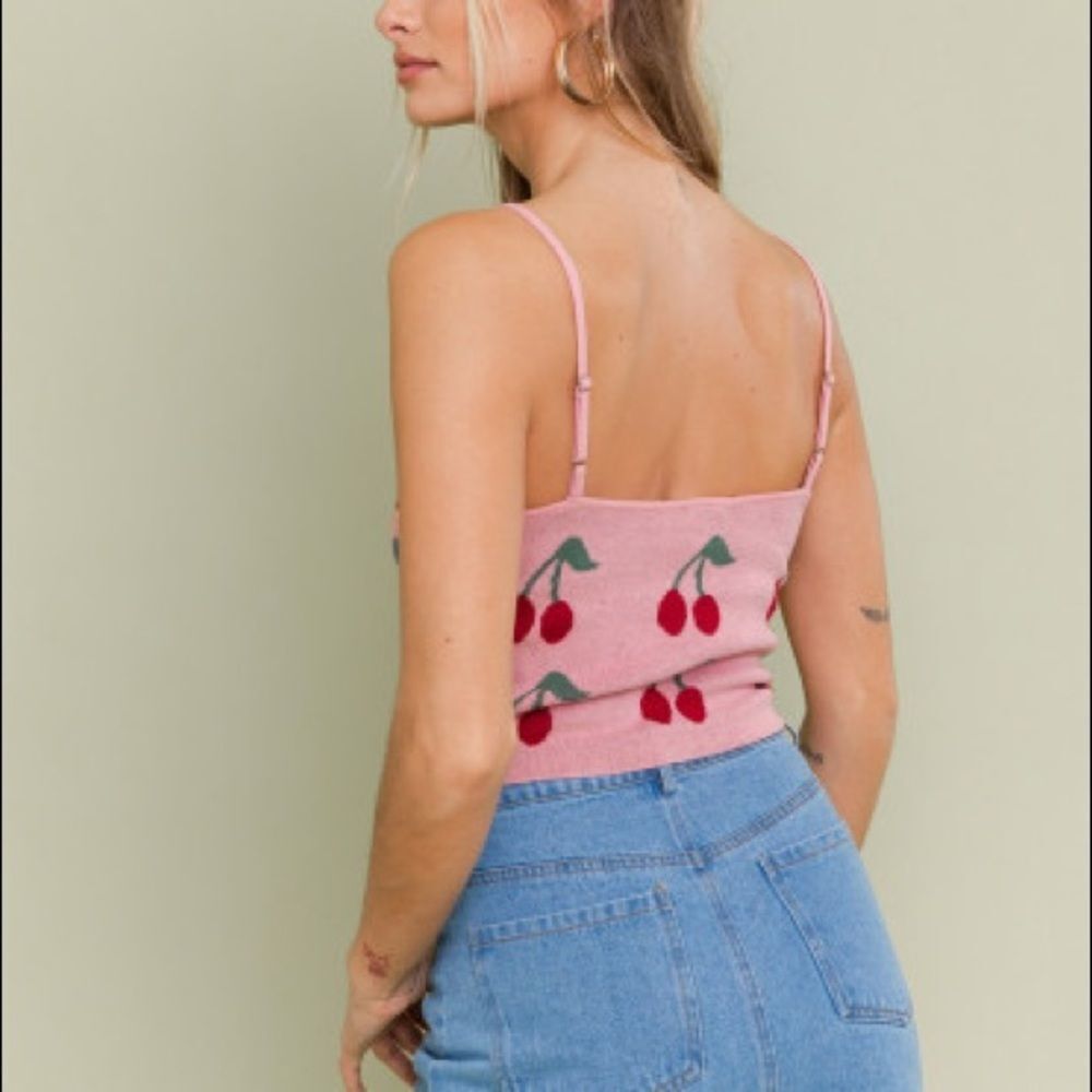 Cherry Top  - Picture 6 of 7